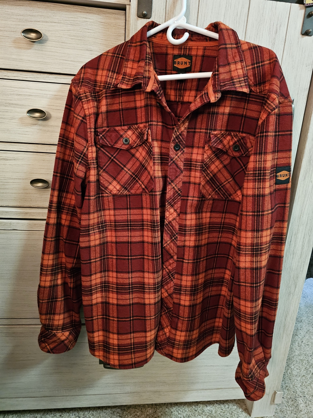 BRUNT Men's Red Plaid Button-Down Flannel Shirt